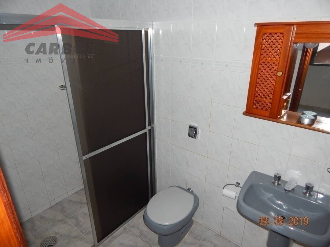 Casa para alugar com 3 quartos, 158m² - Foto 14