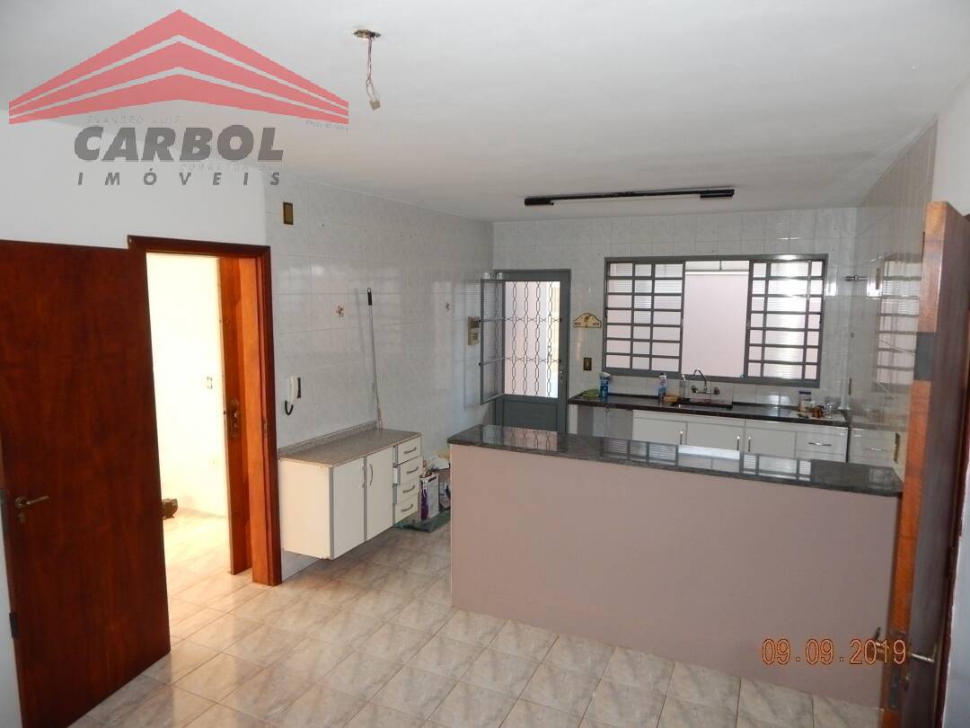 Casa para alugar com 3 quartos, 158m² - Foto 7