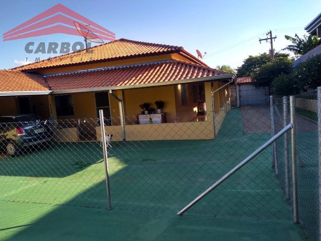 Fazenda à venda com 3 quartos, 226m² - Foto 1