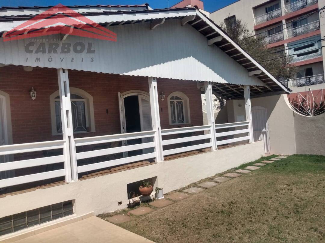 Casa à venda com 3 quartos, 171m² - Foto 1