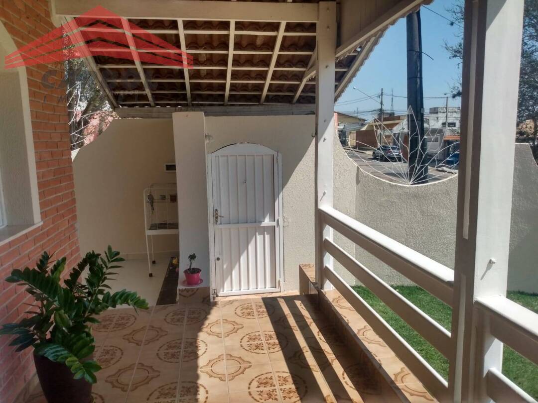 Casa à venda com 3 quartos, 171m² - Foto 2