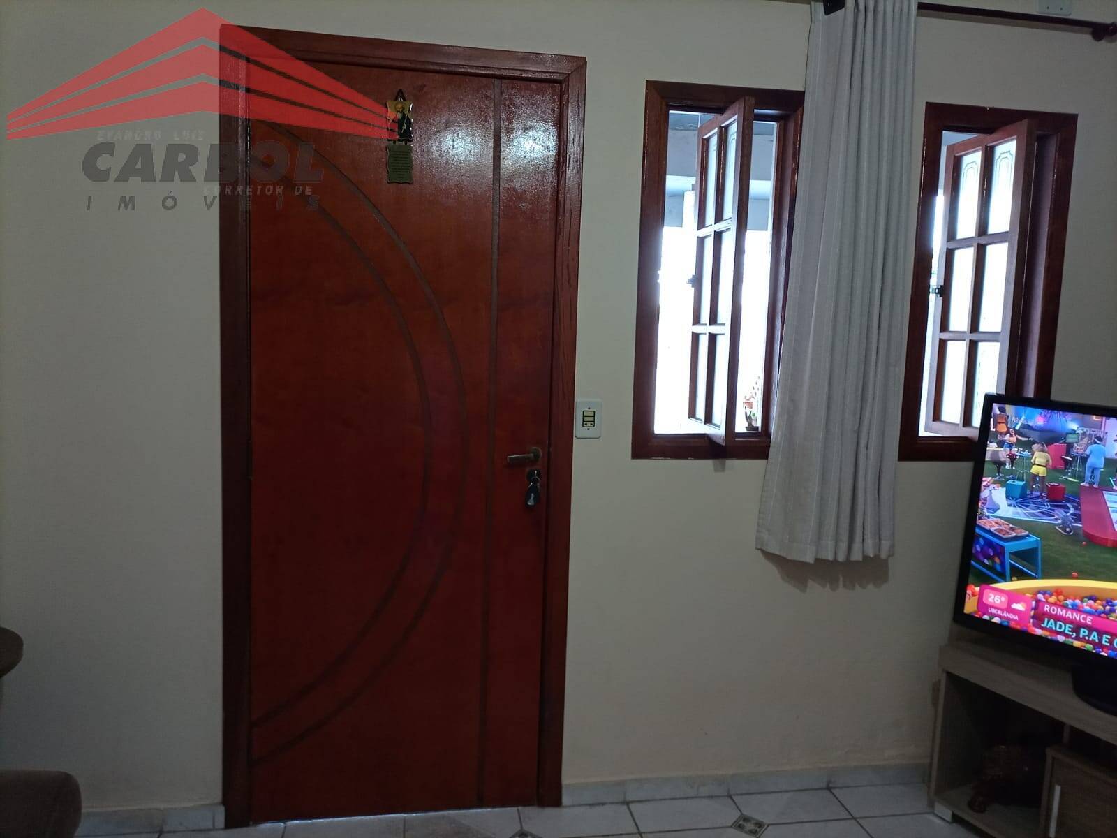 Casa à venda com 2 quartos, 160m² - Foto 2