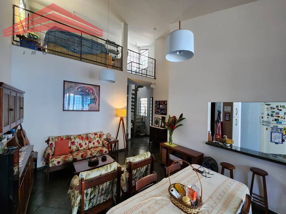 Casa de Condomínio à venda com 3 quartos, 229m² - Foto 2