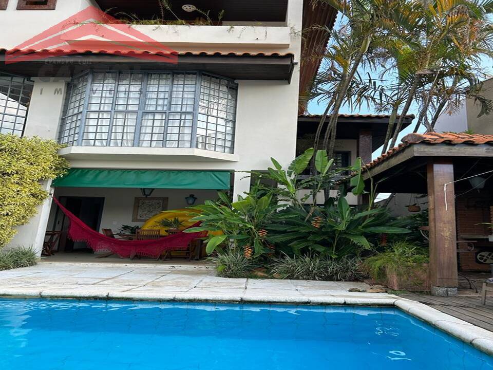 Casa de Condomínio à venda com 3 quartos, 475m² - Foto 2