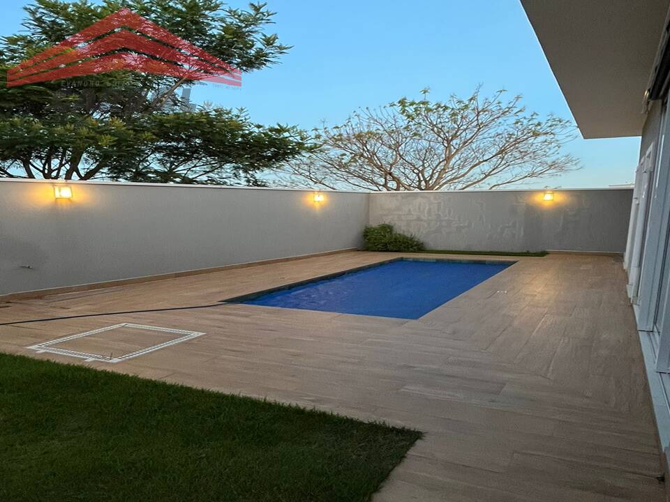 Casa de Condomínio à venda com 3 quartos, 228m² - Foto 3