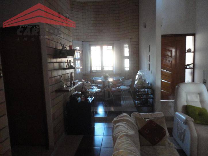 Casa à venda com 3 quartos, 200m² - Foto 5