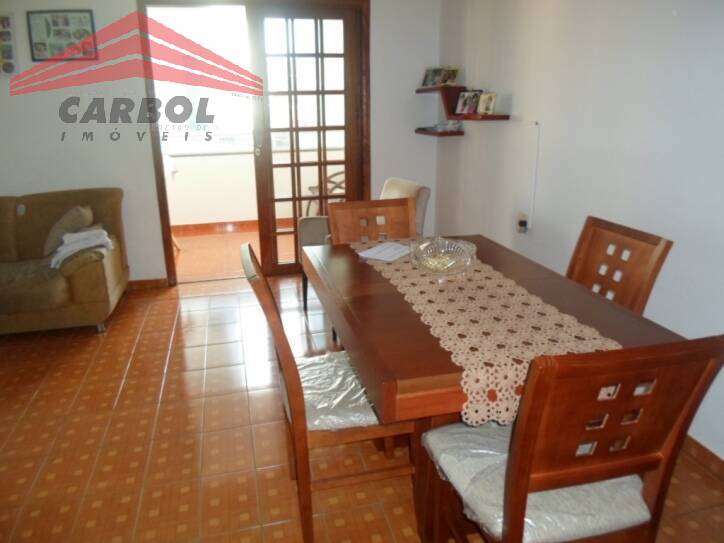 Casa à venda com 4 quartos, 144m² - Foto 1