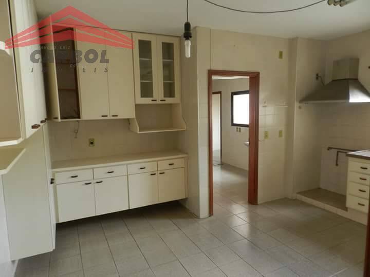 Apartamento à venda com 3 quartos, 216m² - Foto 13